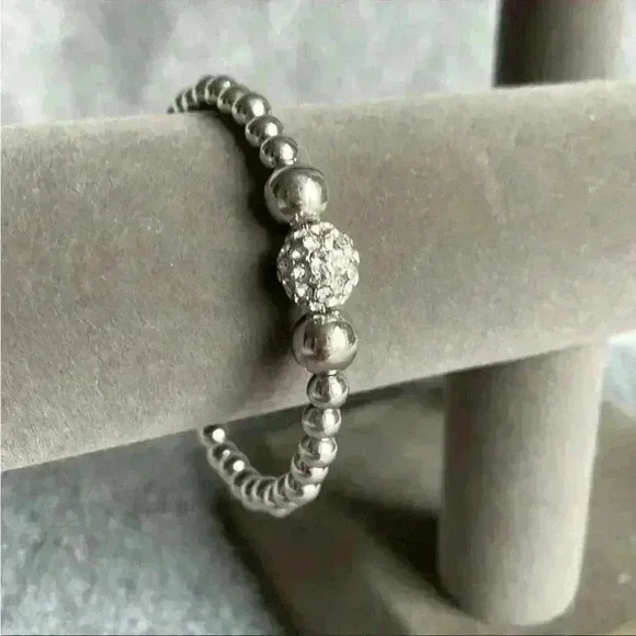 Swarovski Elements Bracelets - Silver Beaded Bracelet w/ Magnetic Clasp New - Picture 1 of 8